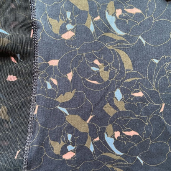 Women’s Aubrion Navy and Pink Long Sleeve Sun Shirt, Size Large. - Picture 2 of 5